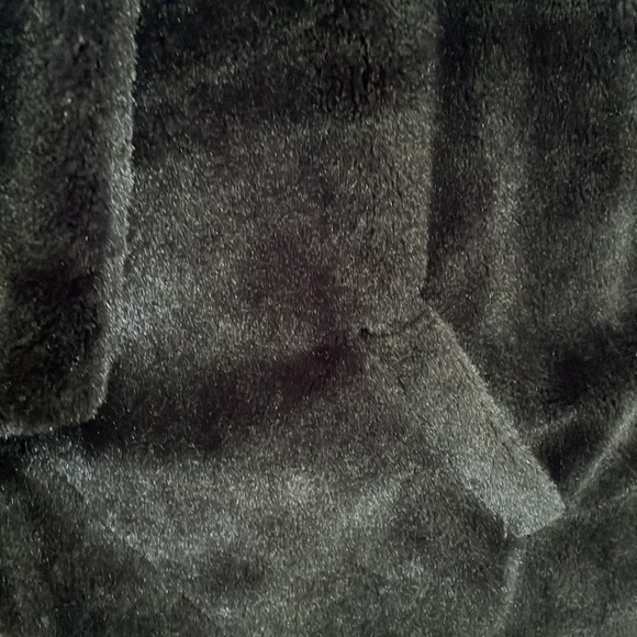 DKNY Black Faux Fur Vest - Picture 6 of 8